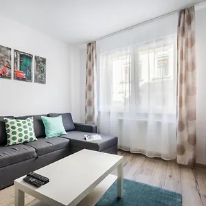Bpr Brody Street Apartment